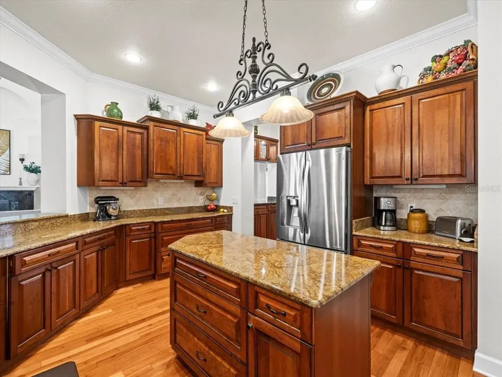 Salt & Pepper remodel before
